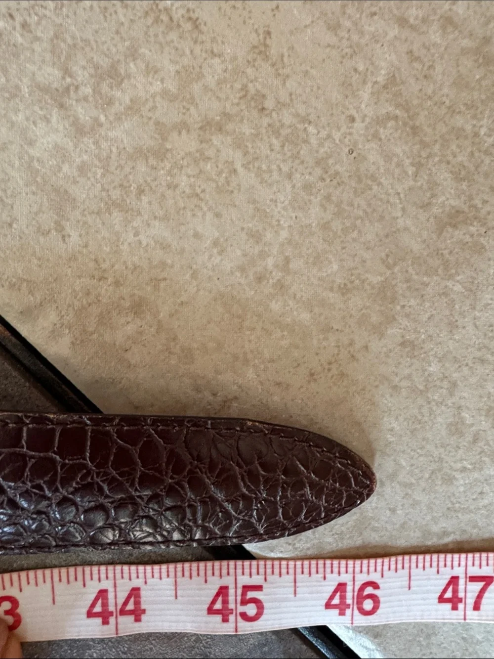 Men's Dark Brown,Croc embossed belt w/ Silver Buckle. Made w/75% bonded leather